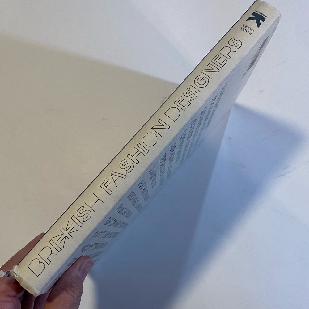 British Fashion Designers by Hywel Davies Hardcover fair condition - Picture 3 of 7